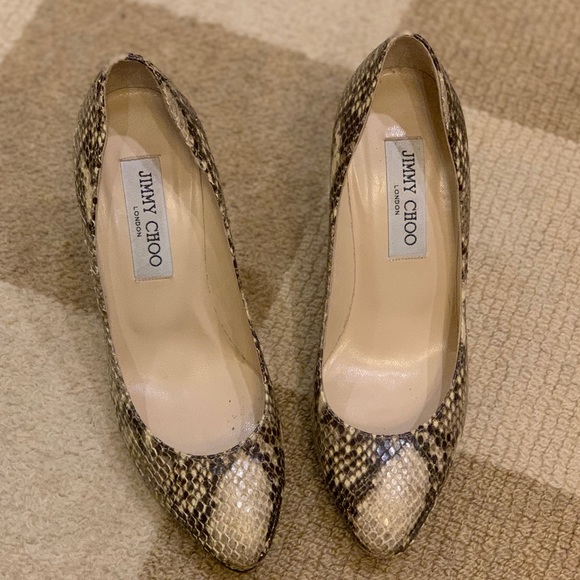 Jimmy Choo Snakeskin pump. - Picture 1 of 4